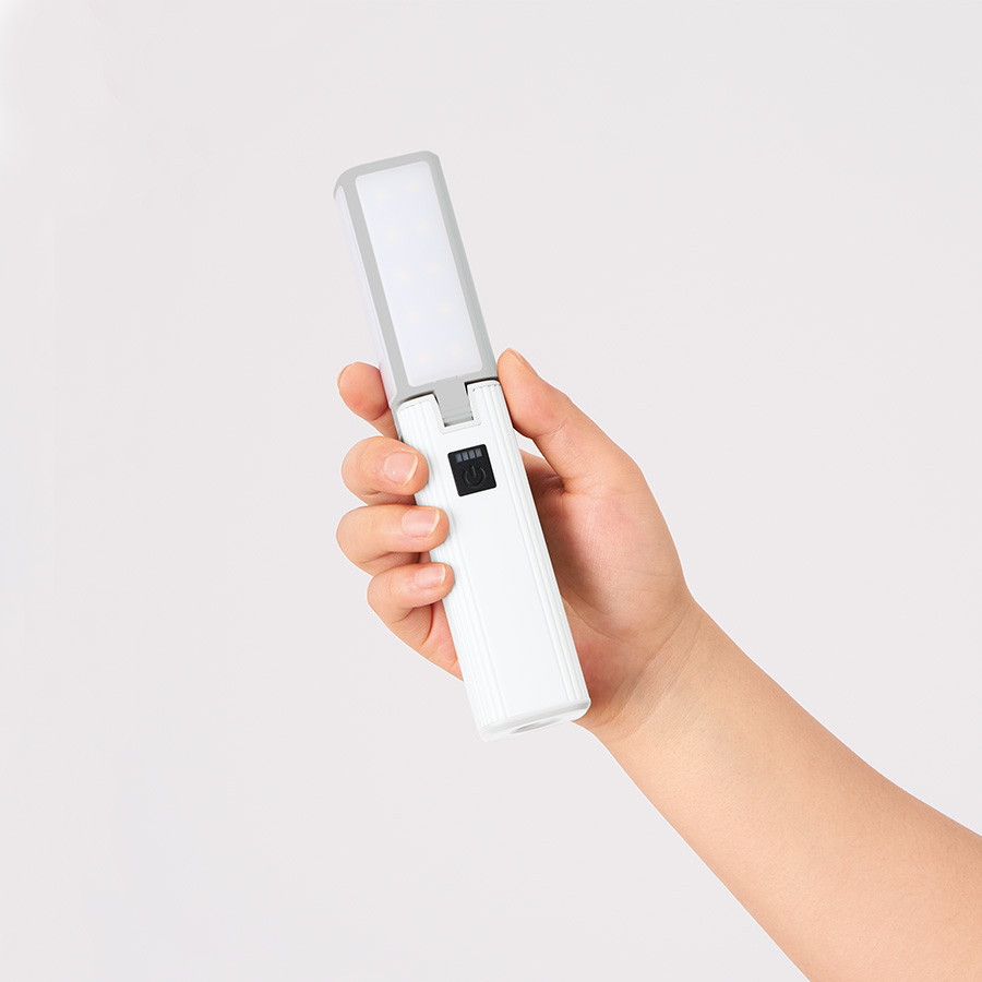 ランタンにもなるUSBハンディライト（チャージャー機能付）