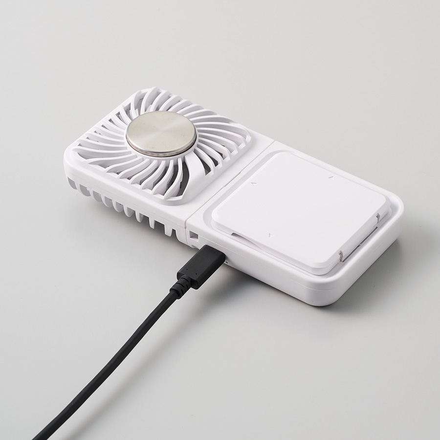 【先行掲載】スマホスタンド付冷却プレートUSBファン