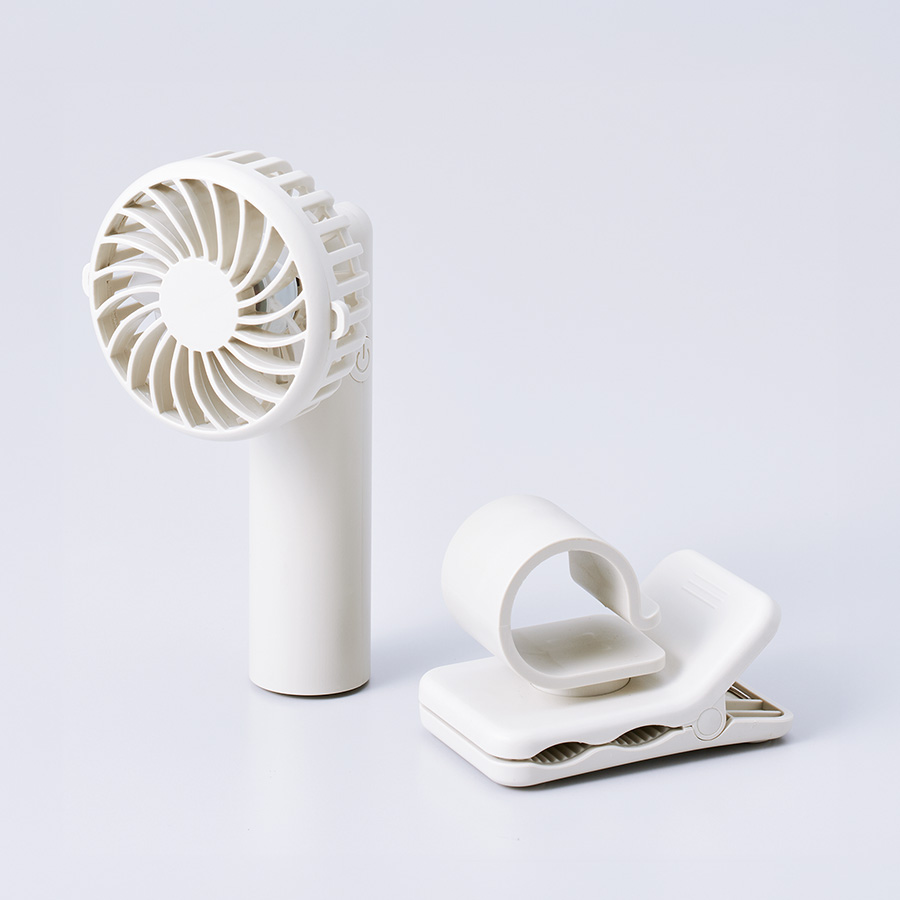 【先行掲載】日傘にもつけられるクリップ付ハンディファン