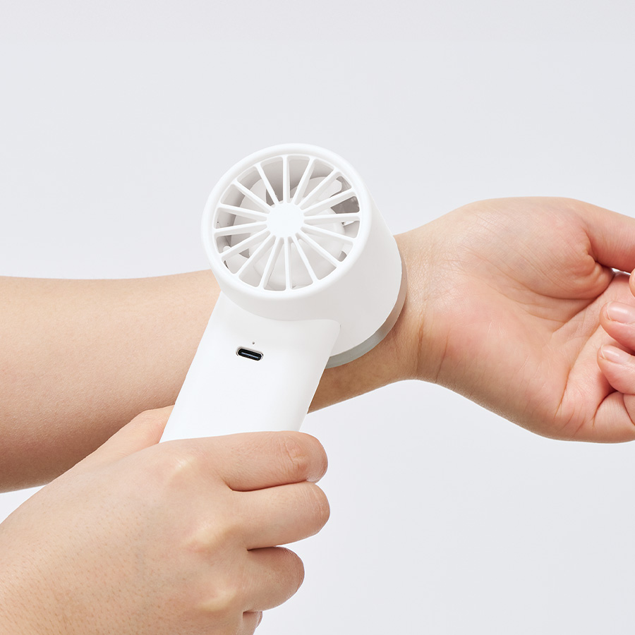 【先行掲載】冷却プレートUSBハンディファン（リン酸鉄使用）