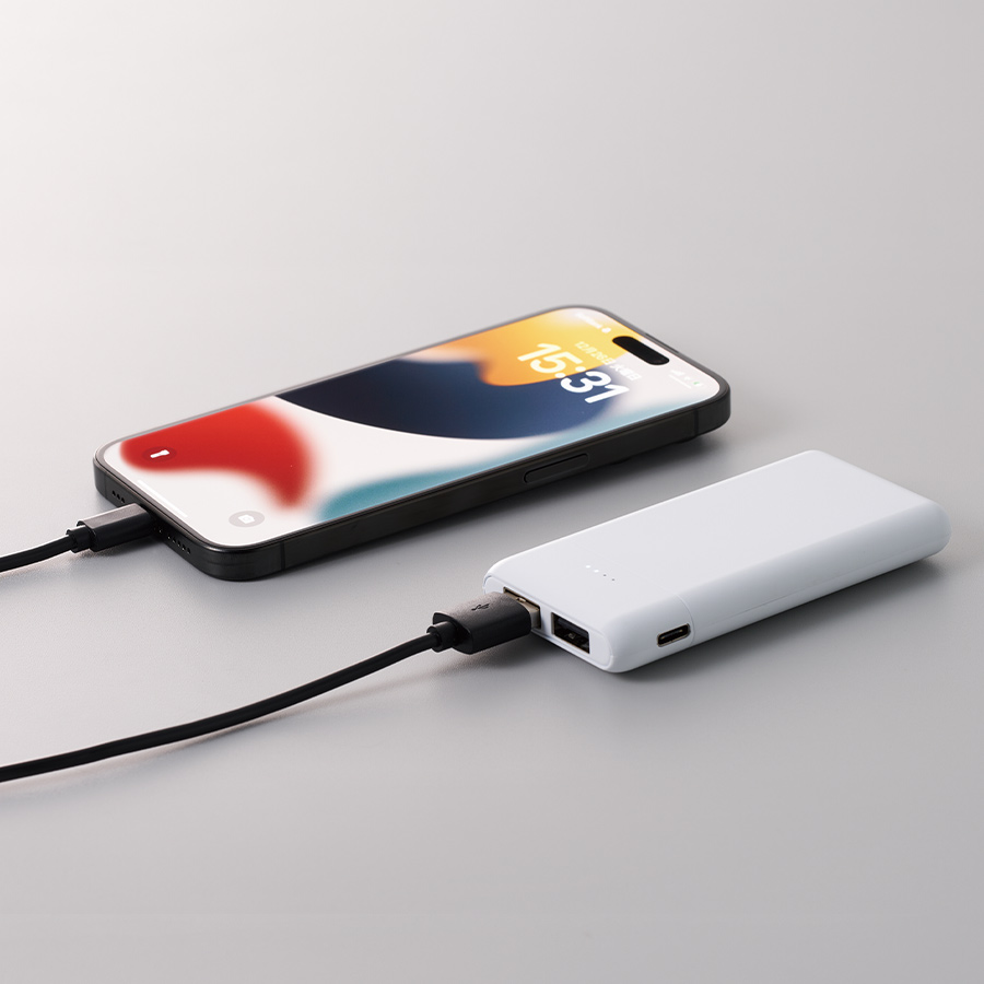 コンパクトモバイルチャージャー5000