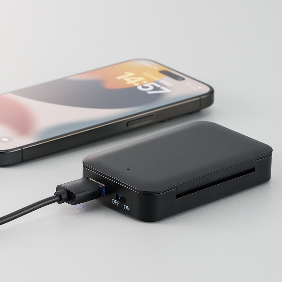 乾電池式モバイルチャージャー（単3乾電池×3本）