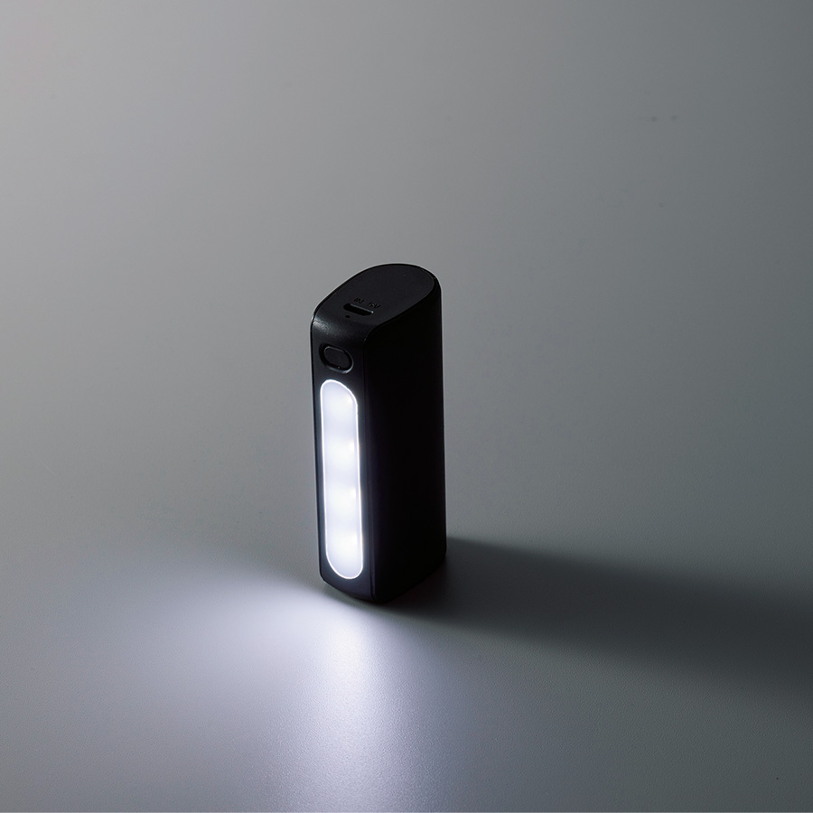 LEDライト付モバイルチャージャー2200　Type-C対応