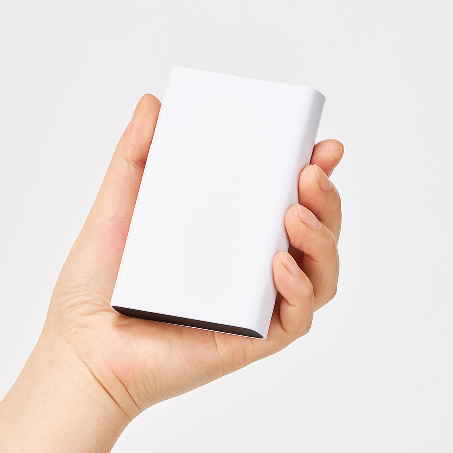 モバイルチャージャー10000　デジタル表示付