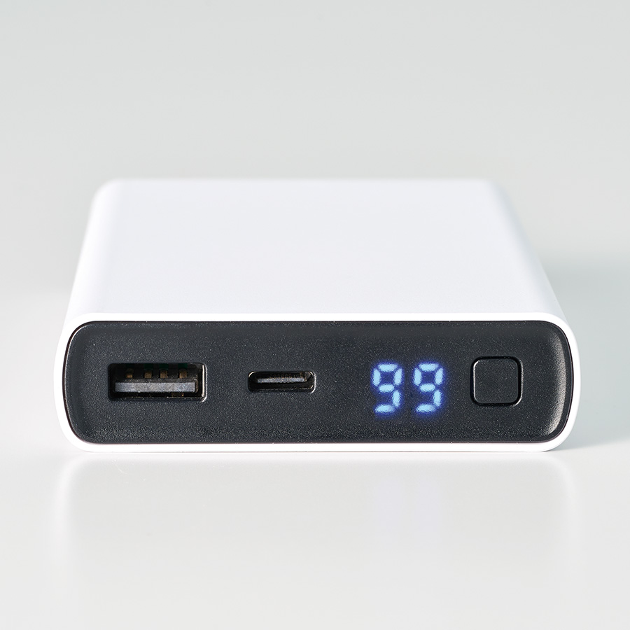 モバイルチャージャー10000　デジタル表示付