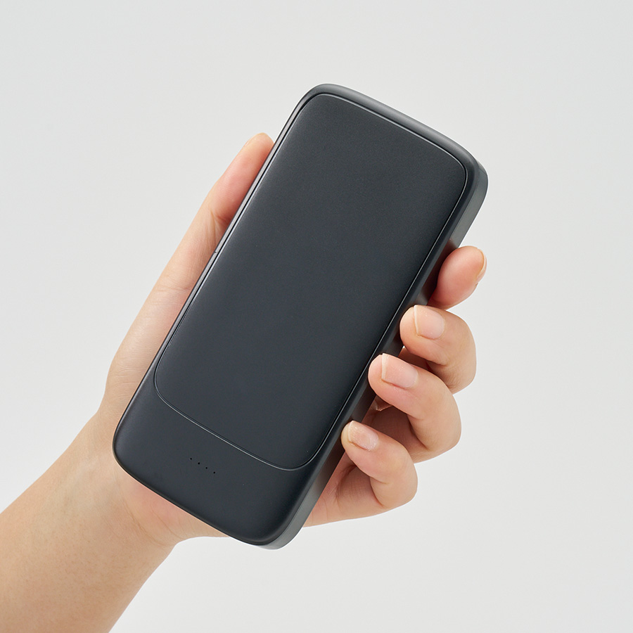 モバイルチャージャー10000（凖固体使用）