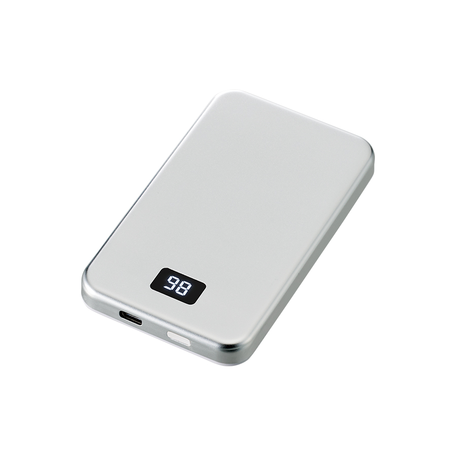 マグネット対応モバイルチャージャー5000（凖固体使用）