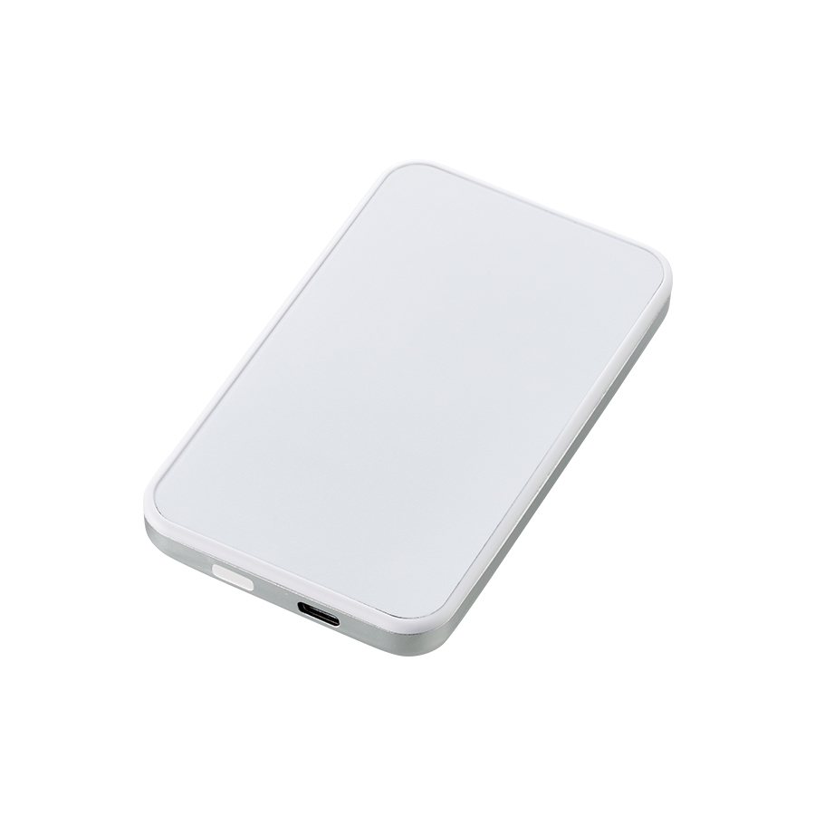 マグネット対応モバイルチャージャー5000（凖固体使用）