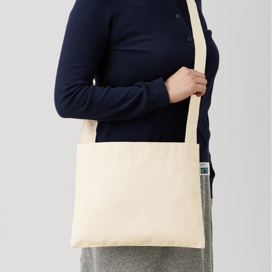 【アウトレット】フェアトレードコットンキャンバスサコッシュ　ナチュラル