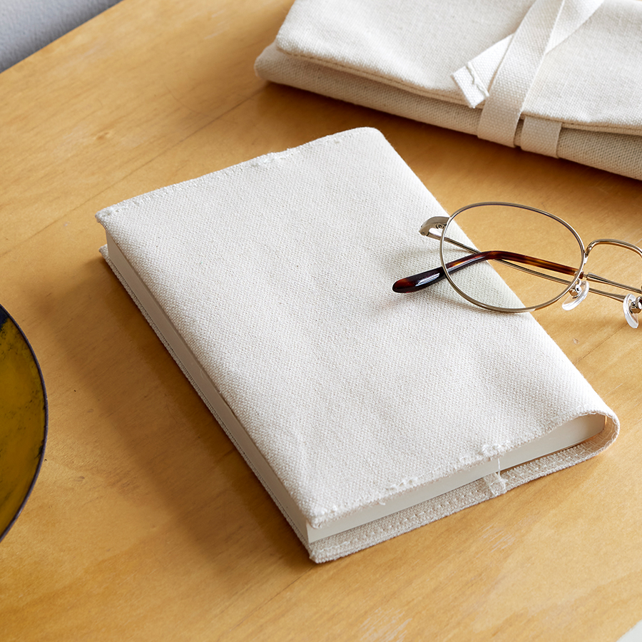 【アウトレット】フェアトレードコットンブックカバー　ナチュラル