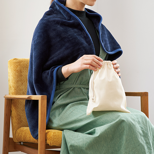 【アウトレット】吸湿発熱ブランケット（巾着付）