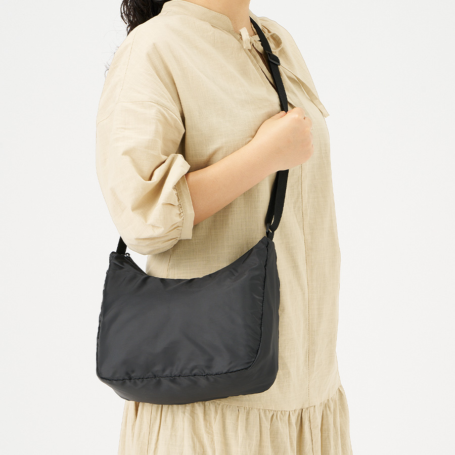 ラウンドポリショルダーバッグ