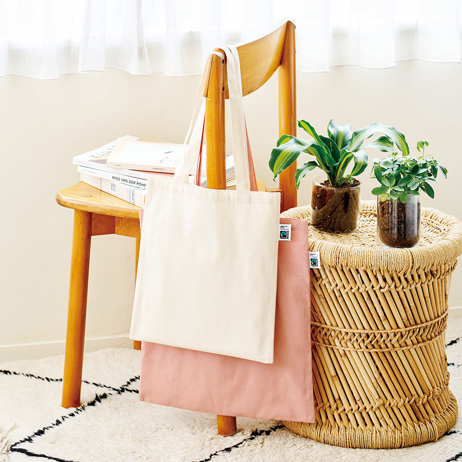 フェアトレードコットンカジュアルフラットバッグ（M）　ナチュラル