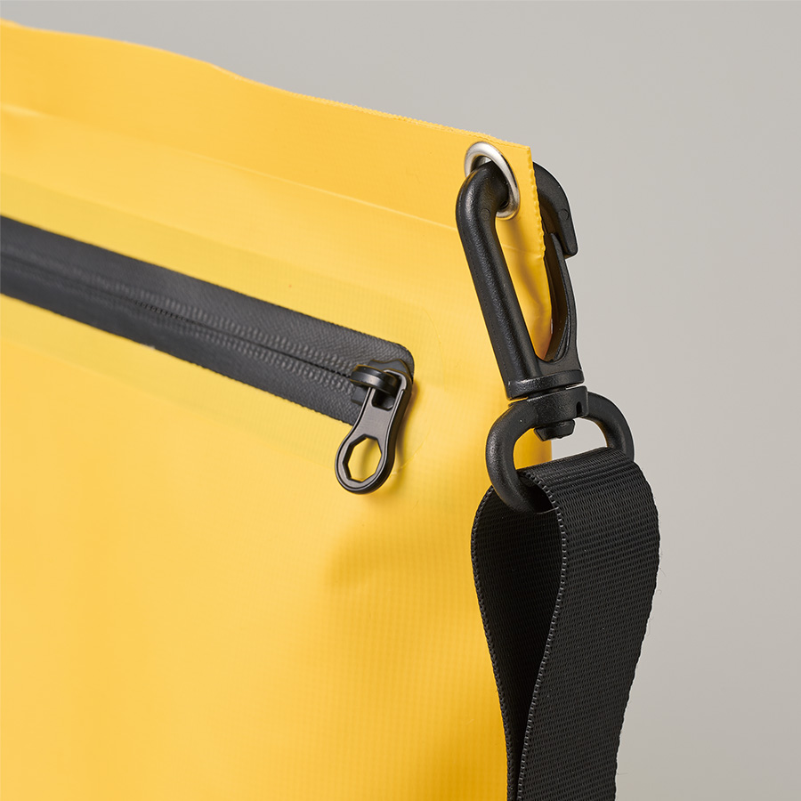 【先行掲載】ターポリンショルダーバッグ