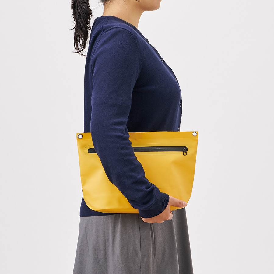 【先行掲載】ターポリンショルダーバッグ