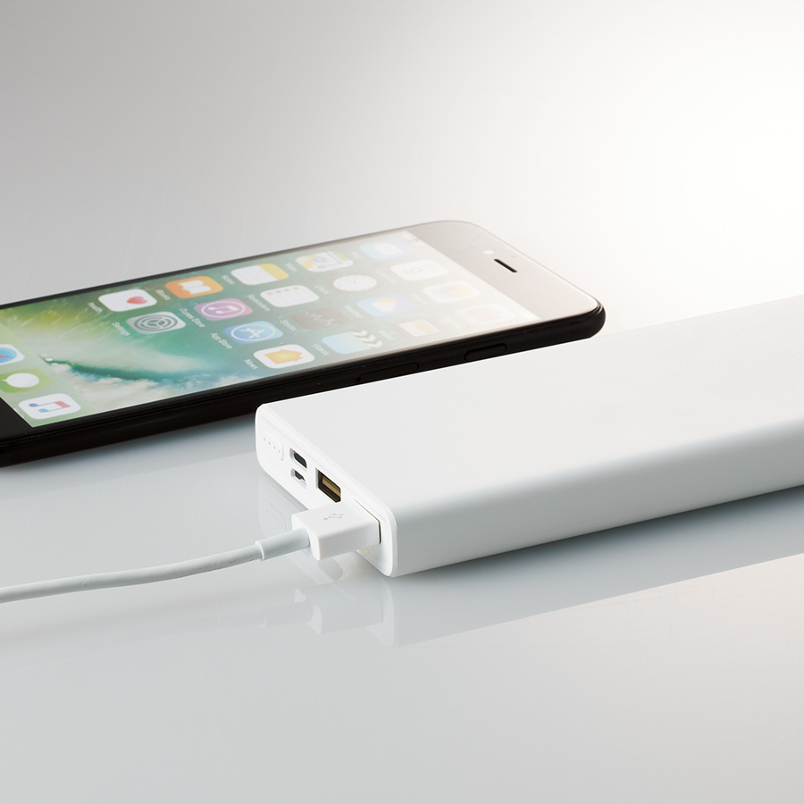 モバイルチャージャー　10000mAh　Type-C対応