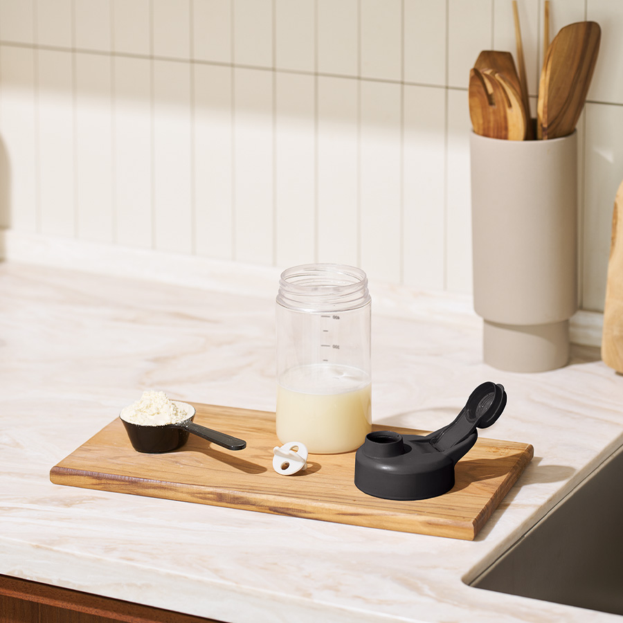 目盛り付シェイカーボトル（シリコンボール付）