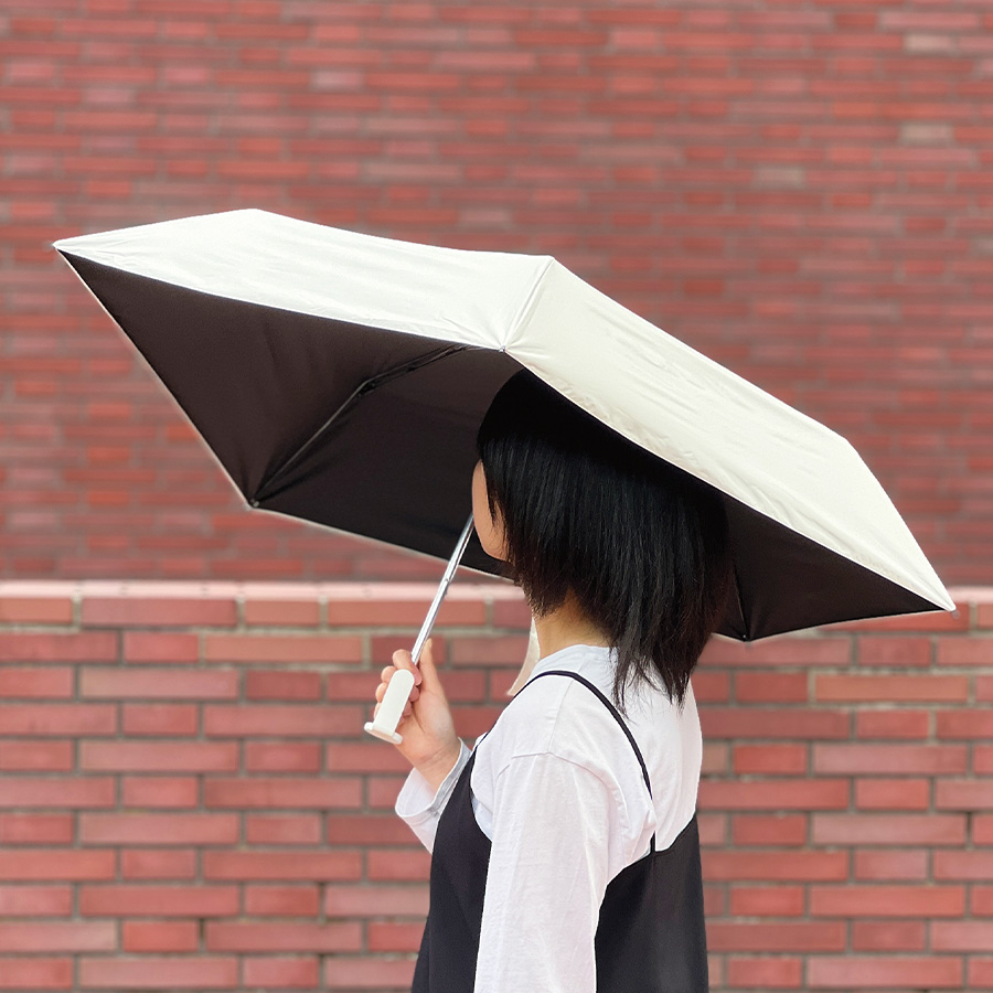 ラペルクリップ遮光折りたたみ傘
