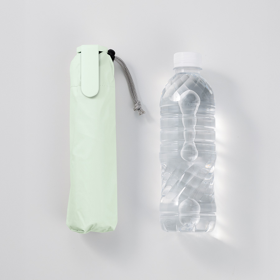 ラペルクリップ遮光折りたたみ傘