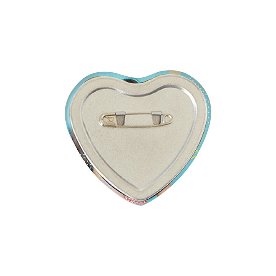 缶バッジ　ハート型