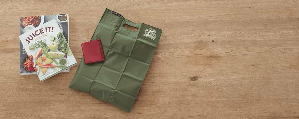 【ヒット商品開発秘話】累計20万枚売れたMOTTERUポケットスクエアバッグ