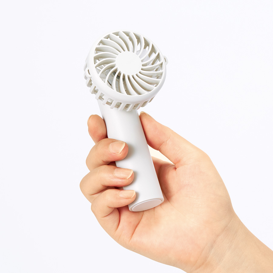 【先行掲載】日傘にもつけられるクリップ付ハンディファン