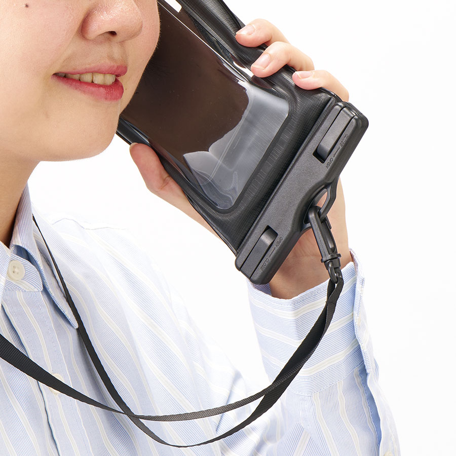 水に浮くモバイルウォータープルーフポーチ