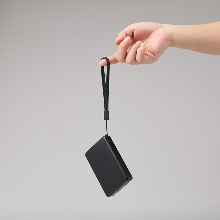 【先行掲載】モバイルチャージャー8000　デジタル表示付