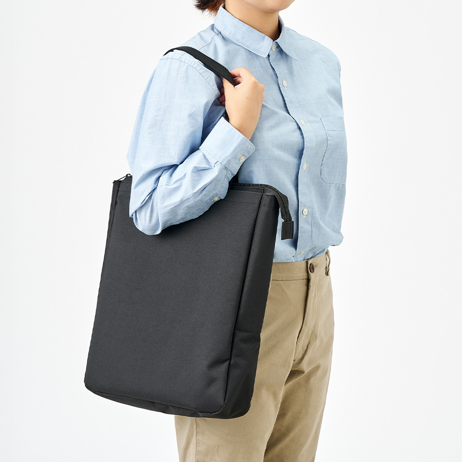 【先行掲載】ノートPCが入れられるファスナートート