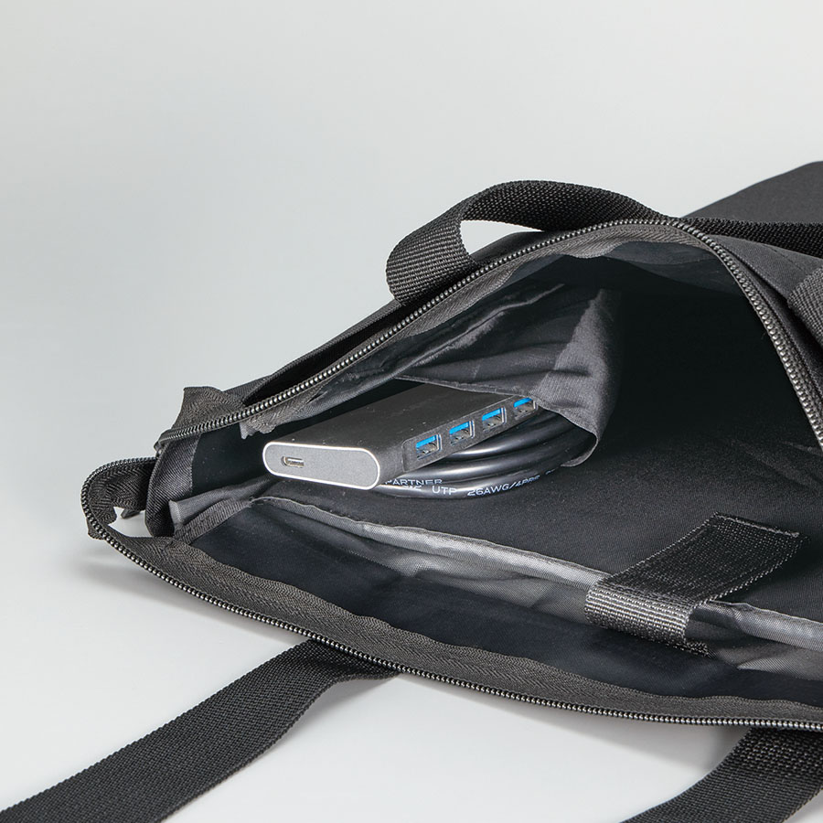 【先行掲載】ノートPCが入れられるファスナートート