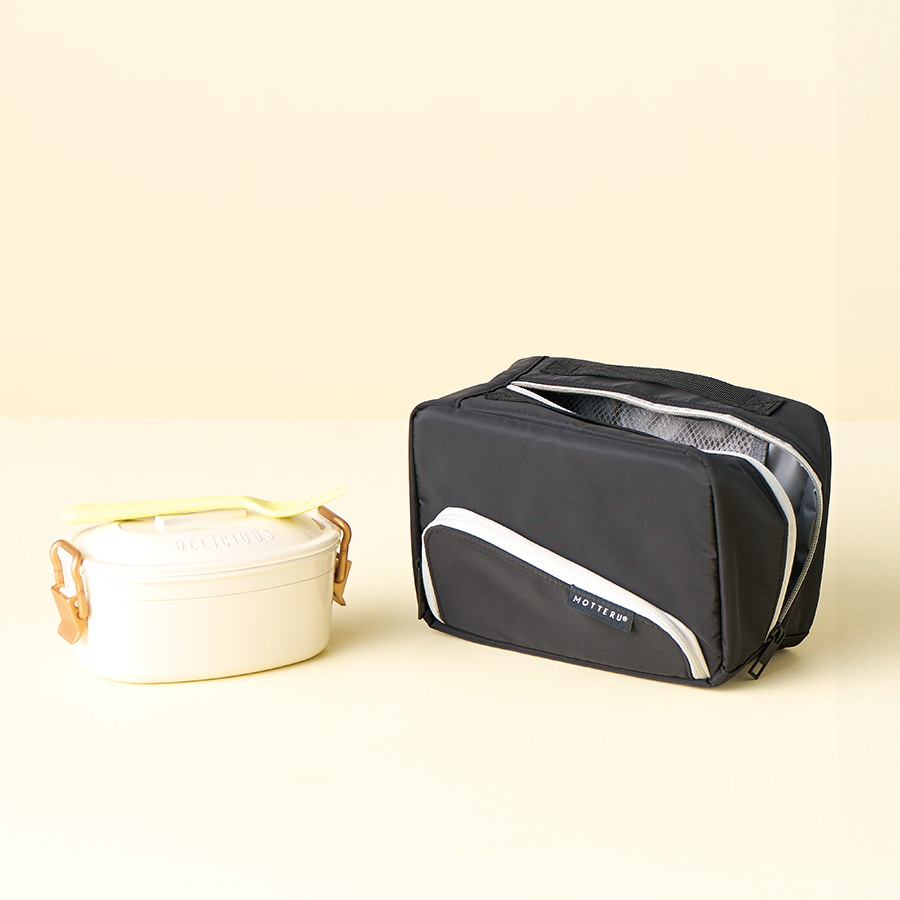 【先行掲載】 スマホが立てられるクーラーランチポーチ