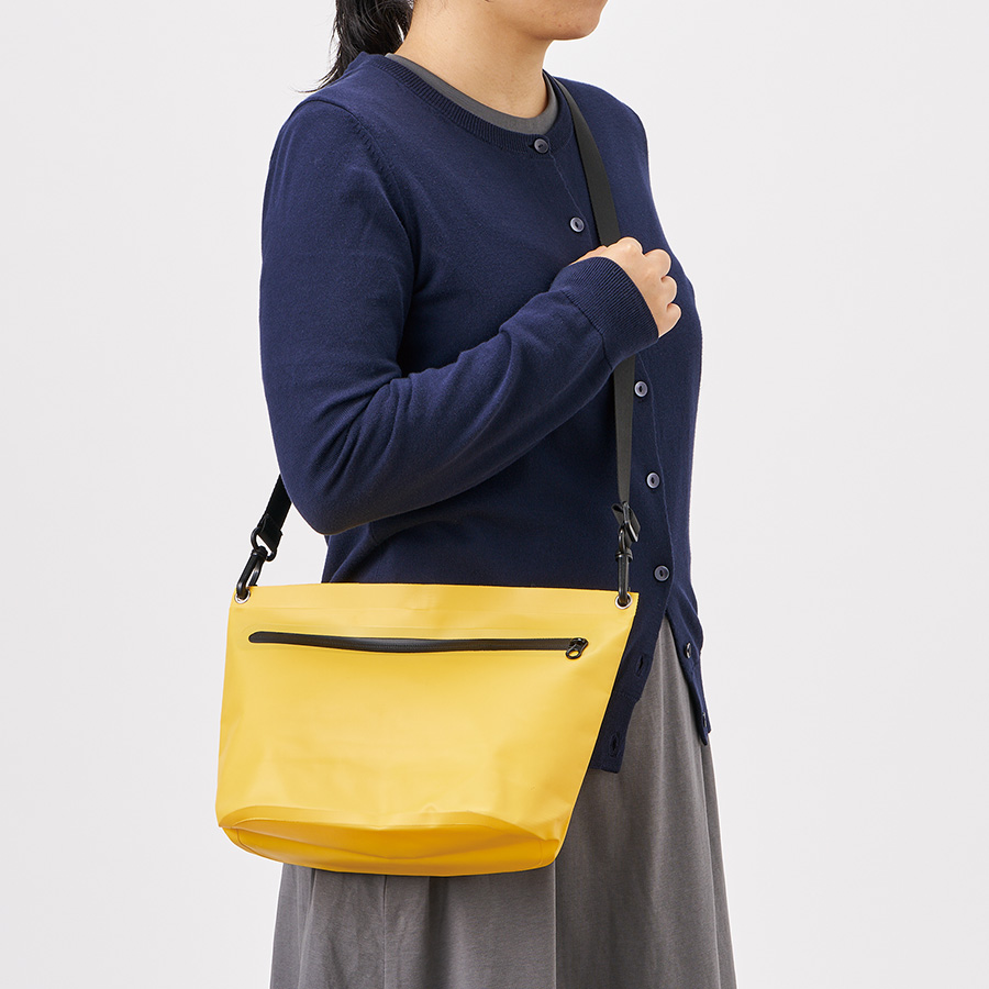 【先行掲載】ターポリンショルダーバッグ