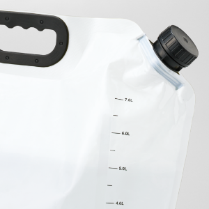 内容量がわかるクリア窓と、目盛り付きで便利