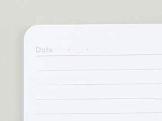 中紙にも注目! ●白厚紙を使用●日付欄つき ●6mm罫線●充実のページ数