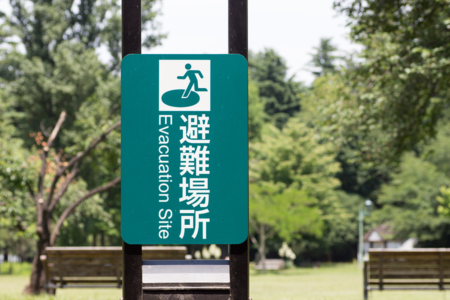 避難経路を確認する