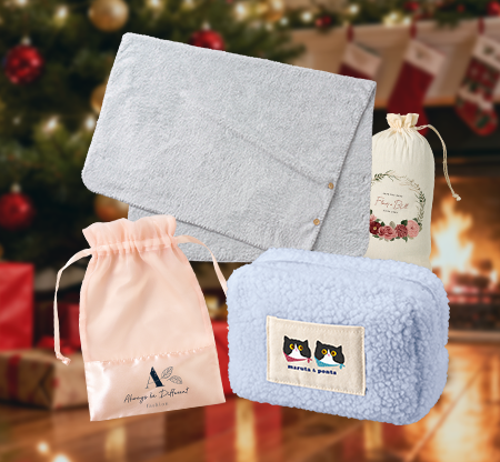 贈り物にも包装にもクリスマスグッズ